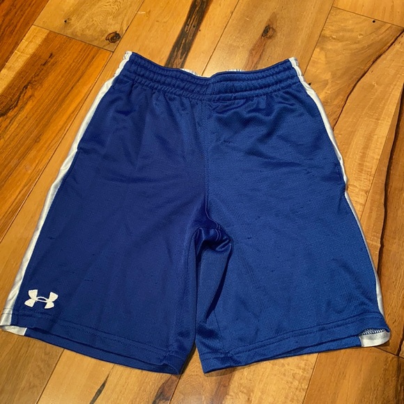 UNDER ARMOUR ATHLETIC SHORTS ~ BOYS SIZE 5 - Picture 1 of 5